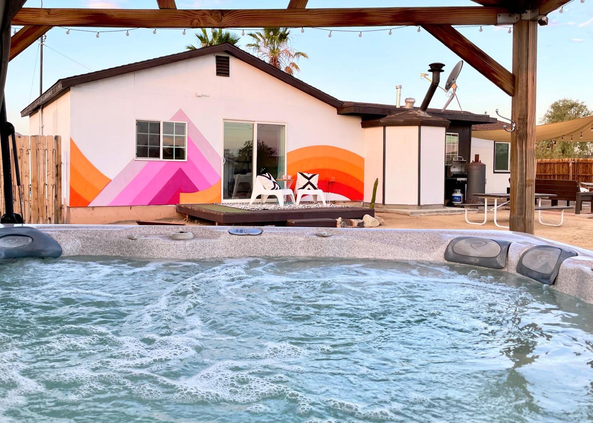 Twin Palms Desert Getaway - Jacuzzi, Fire Pit, Meditation Room & More Joshua Tree Dış mekan fotoğraf
