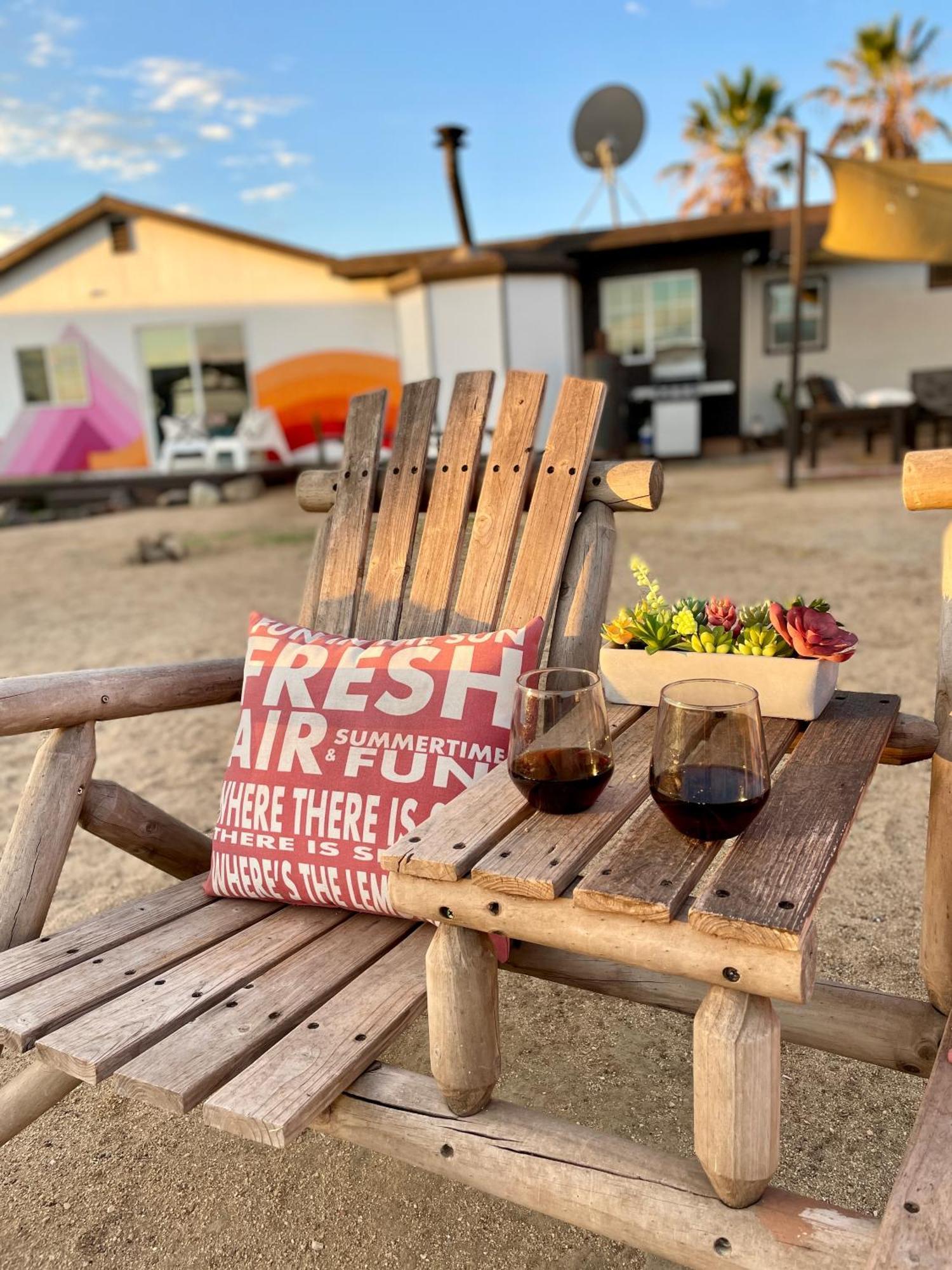 Twin Palms Desert Getaway - Jacuzzi, Fire Pit, Meditation Room & More Joshua Tree Dış mekan fotoğraf